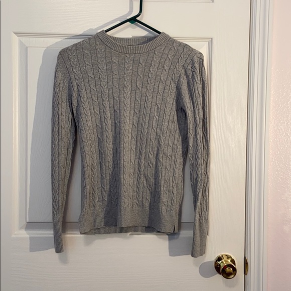 Gray long sleeve shirt! - Picture 1 of 1